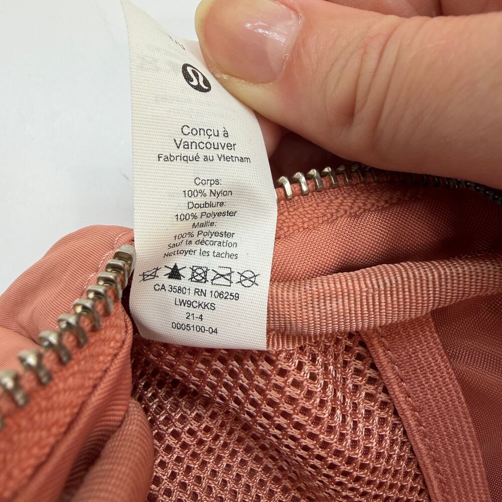 Lululemon Everywhere Belt Bag in Pink Savannah - Picture 6 of 6